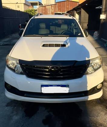 TOYOTA HILUX SW4 3.0 SRV 4X4 7 LUGARES 16V TURBO INTERCOOLER DIESEL 4P AUTOMÁTICO TOYOTA HILUX SW4 3.0 SRV 4X4 7 LUGARES 16V TURBO INTERCOOLER DIESEL 4P AUTOMÁTICO